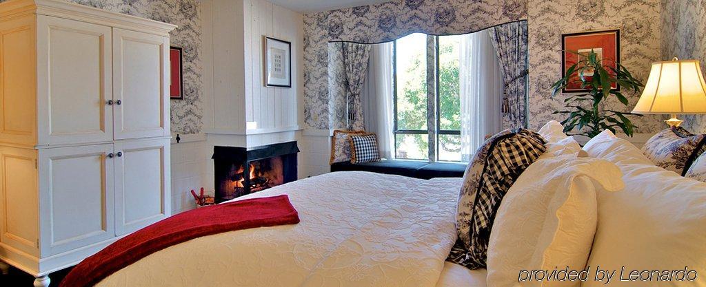 Carriage House Inn Carmel-by-the-Sea Exterior photo