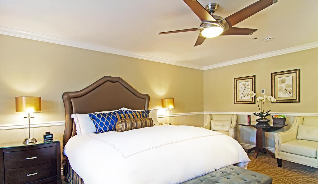 Carriage House Inn Carmel-by-the-Sea Exterior photo