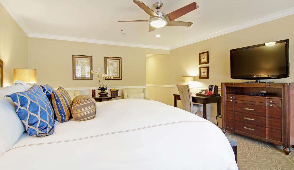 Carriage House Inn Carmel-by-the-Sea Exterior photo