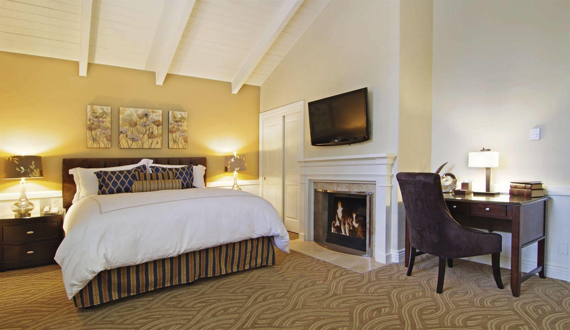 Carriage House Inn Carmel-by-the-Sea Exterior photo