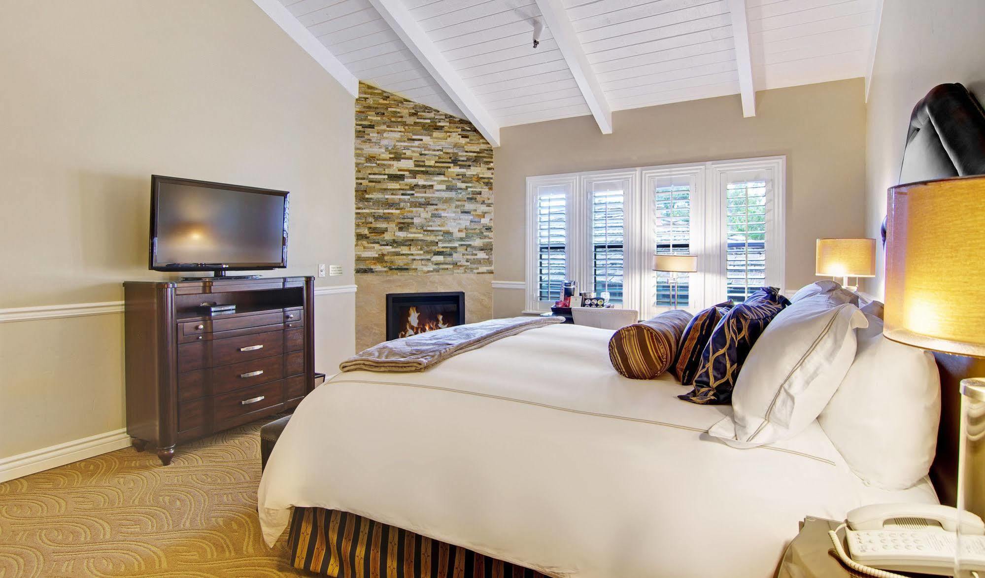 Carriage House Inn Carmel-by-the-Sea Exterior photo